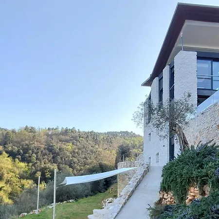 Villa Farfalla & Guesthouse - The World Unique Property With An Openable Roof-2